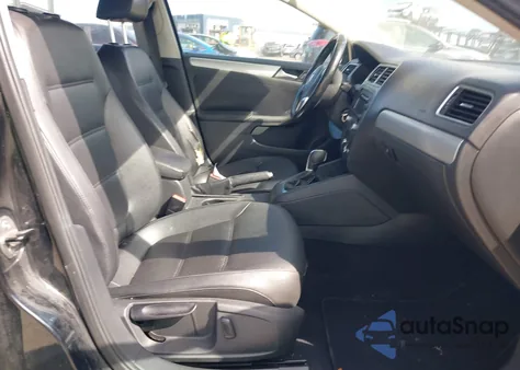 2014 Volkswagen Jetta 1.8T Se z USA, uszkodzony, nr VIN 3VWD17AJ8EM304418